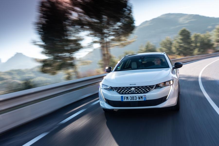  Peugeot 508 SW GT HYBRID 2019 года  (WW) (фото 11 из 40)